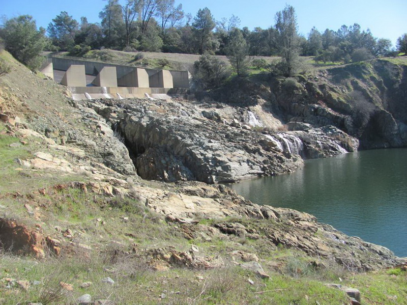 Oroville Dam gates